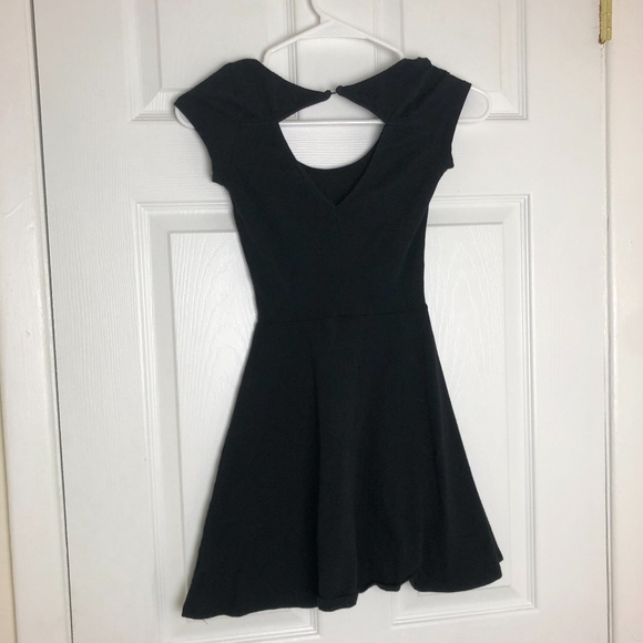 American Eagle Outfitters Black Open Back Top - Picture 4 of 5